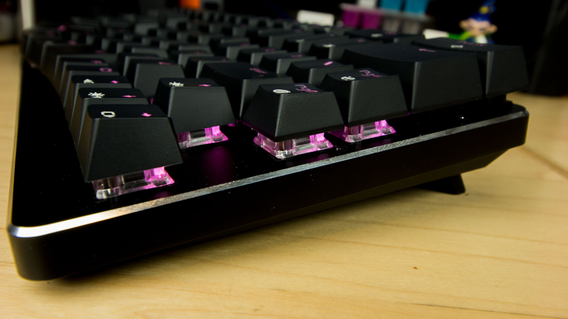 Illustration for article titled X-Bows Ergonomic Keyboard Review: Strange Shape, Great Typing